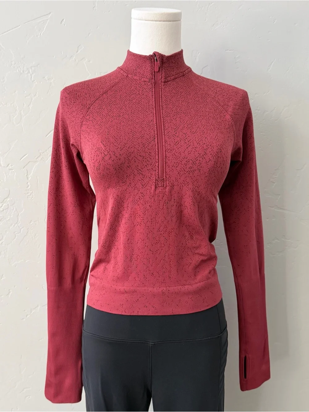 Lululemon Rest Less Cropped Half Zip Womens Size 2 Red Running Athletic Top